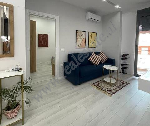 Apartament 1+1 per qera ne rrugen Marko Bocari ne Tirane.
Ndodhet ne katin e gjashte &nbsp;te nje p